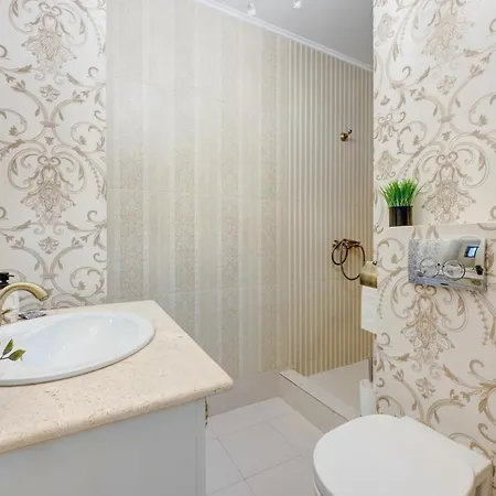 Апартаменти Beautiful 2bedflatcismigiu Бухарест